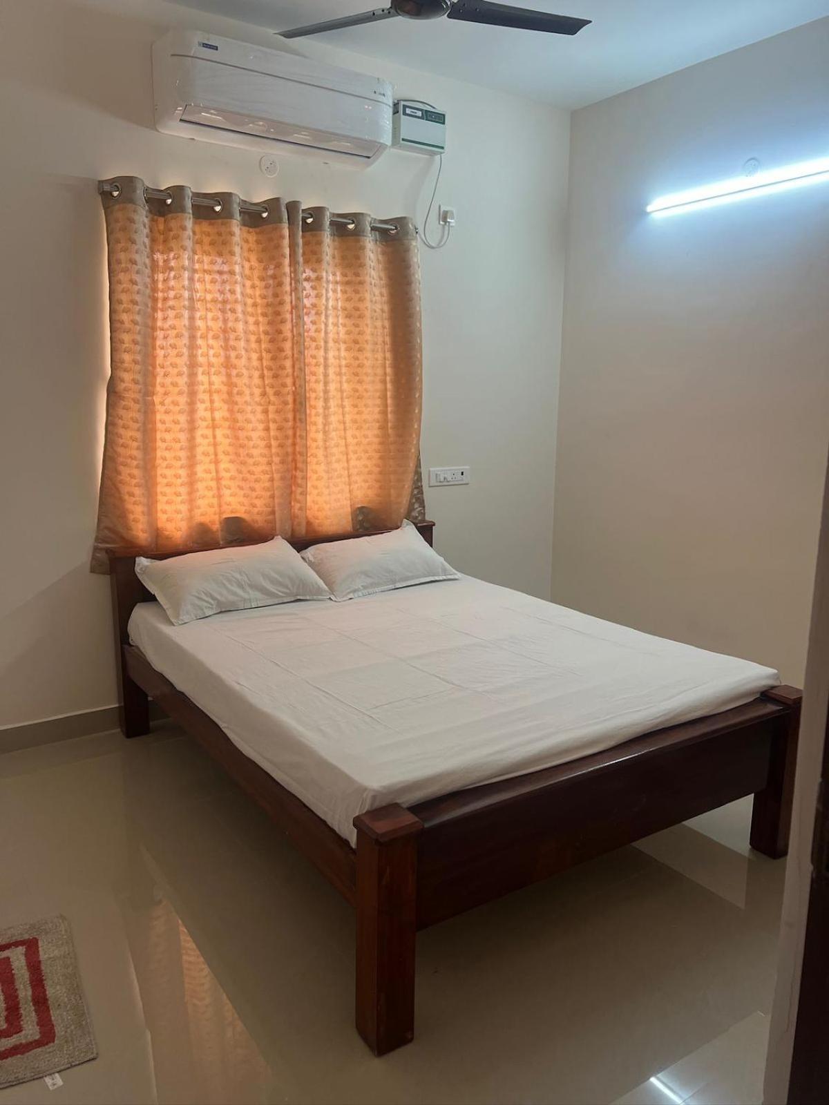 Aishwaryam Service Apartment Chennai Esterno foto